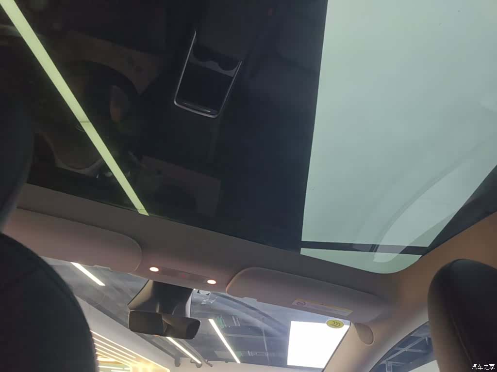 Tesla Model Y, 2024 18
