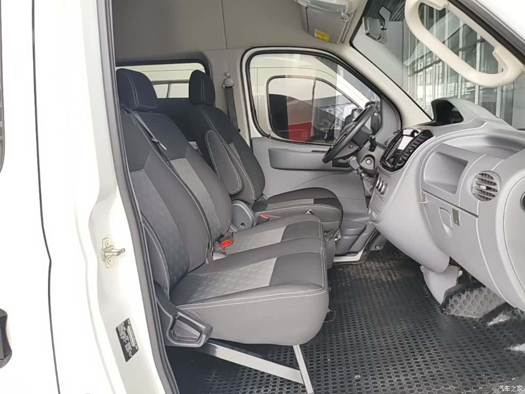 Maxus V80, 2023 25