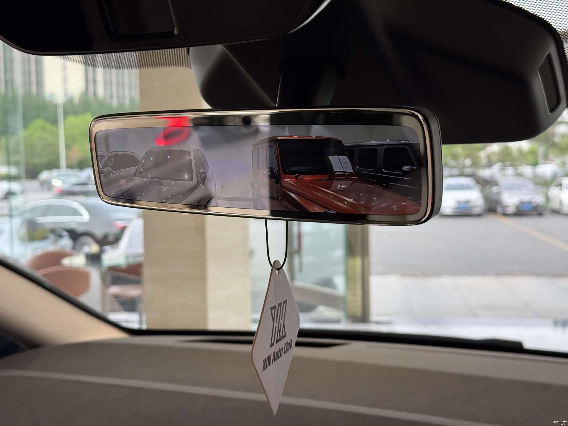Li Auto MEGA, 2025 14