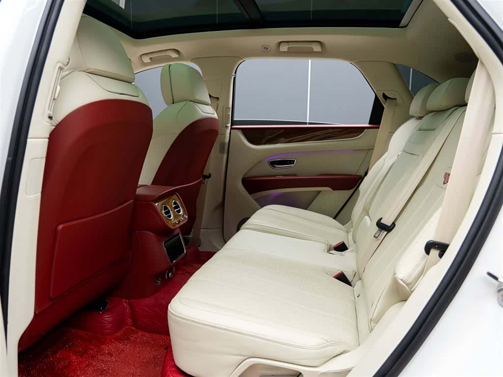 Bentley Bentayga, 2020 12