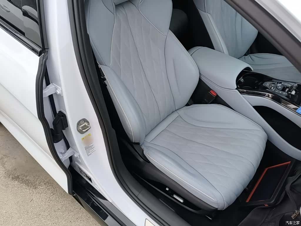 BYD Seal, 2022 25