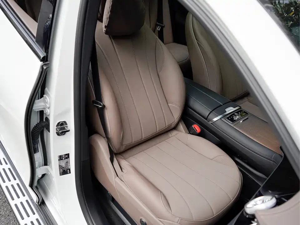 Mercedes-Benz EQE SUV