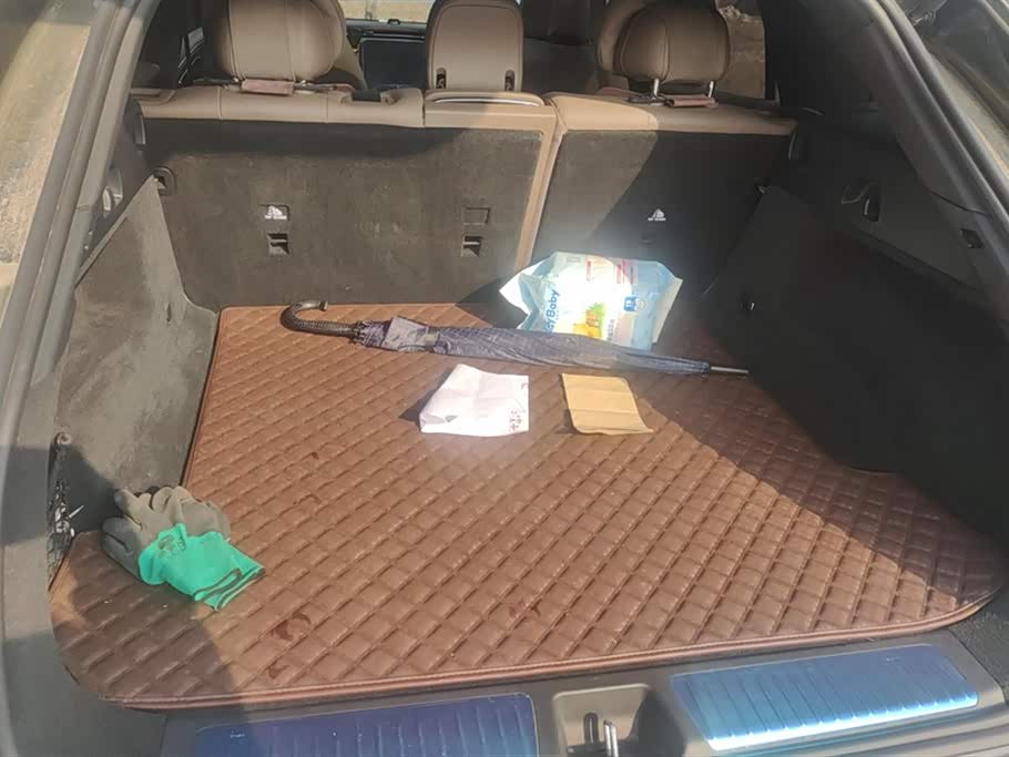 Mercedes-Benz EQE SUV