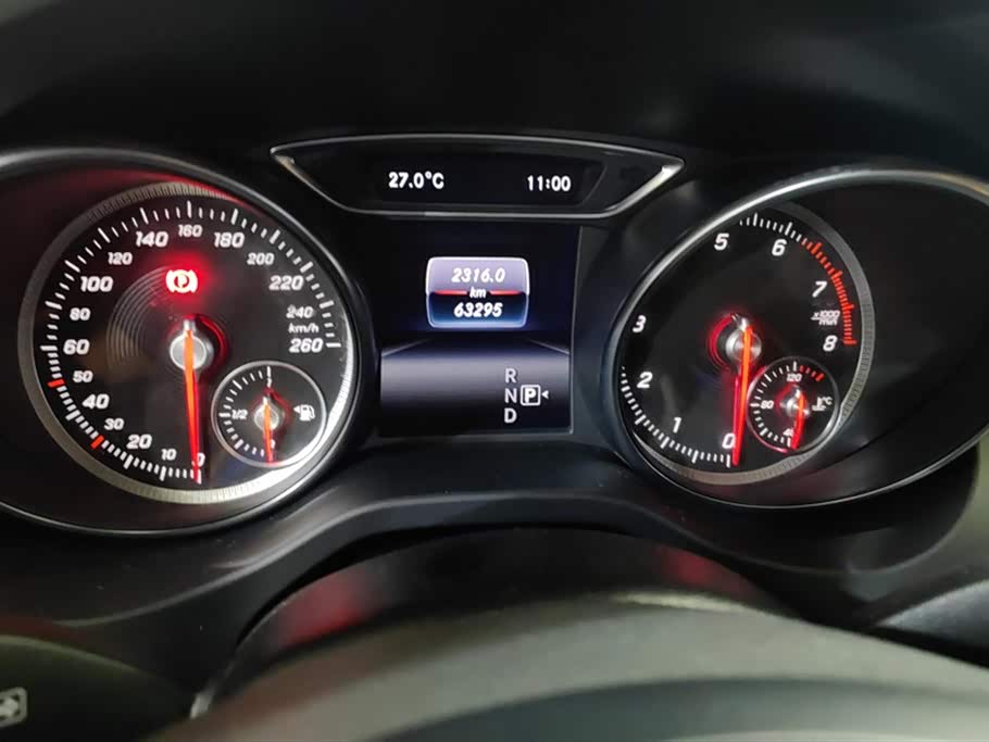 Mercedes-Benz GLA Mercedes-Benz GLA