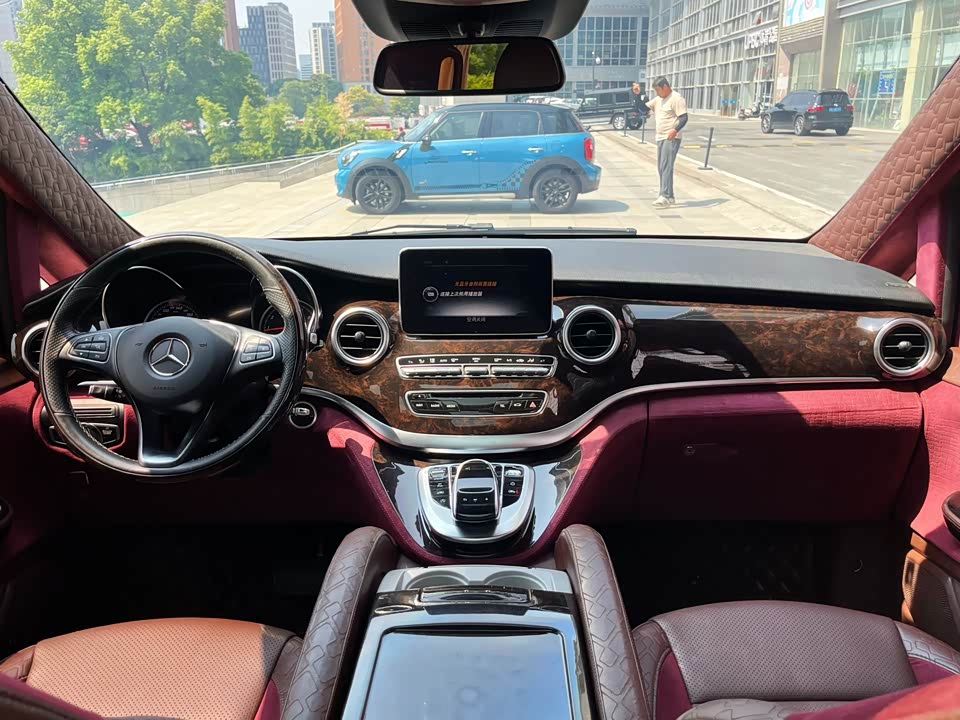 Mercedes-Benz V-class