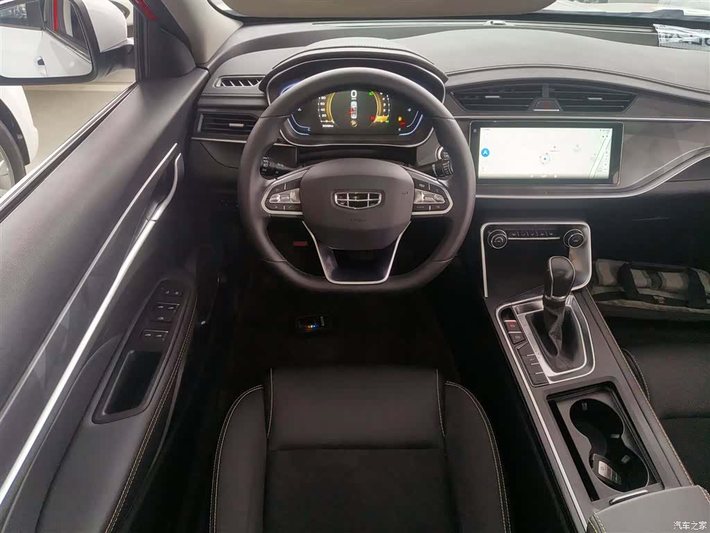 Geely Binray, 2022 3