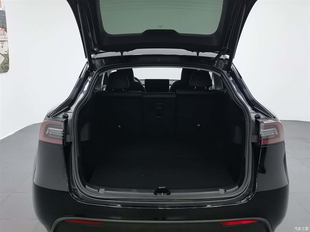 Tesla Model Y, 2022 16