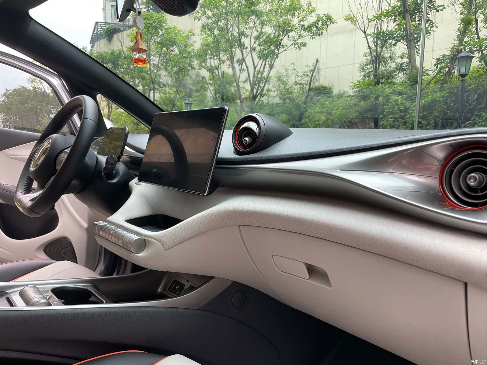 BYD Dolphin, 2022 15