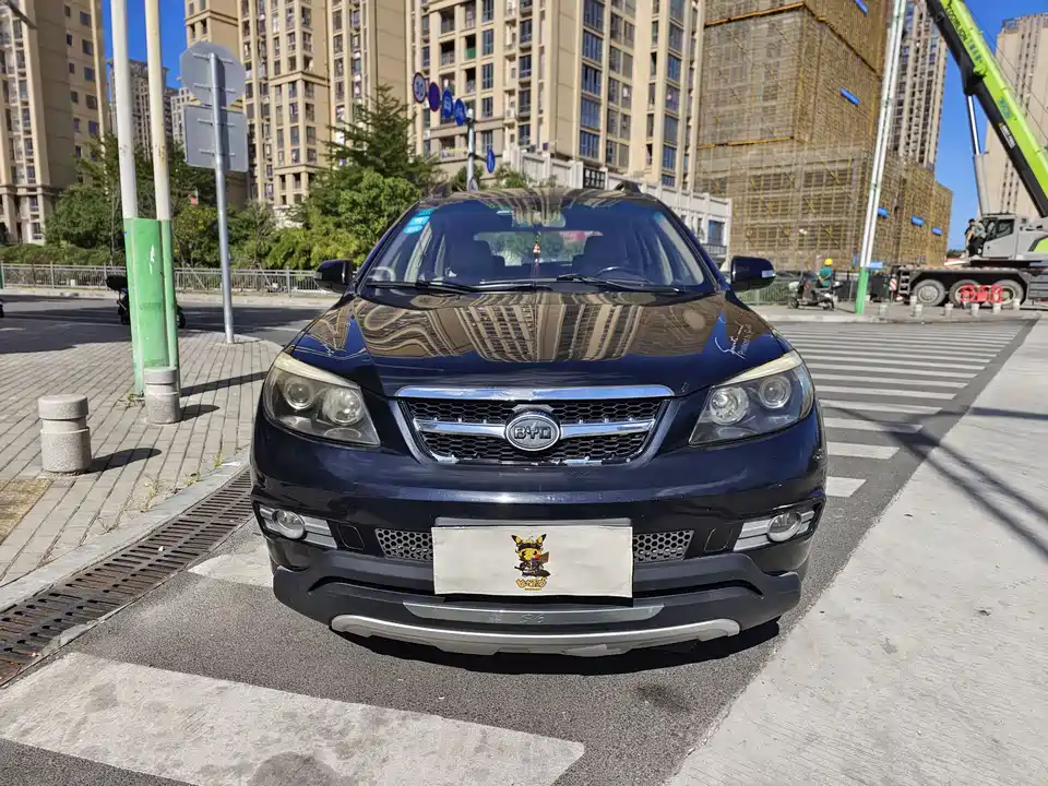 BYD S6
