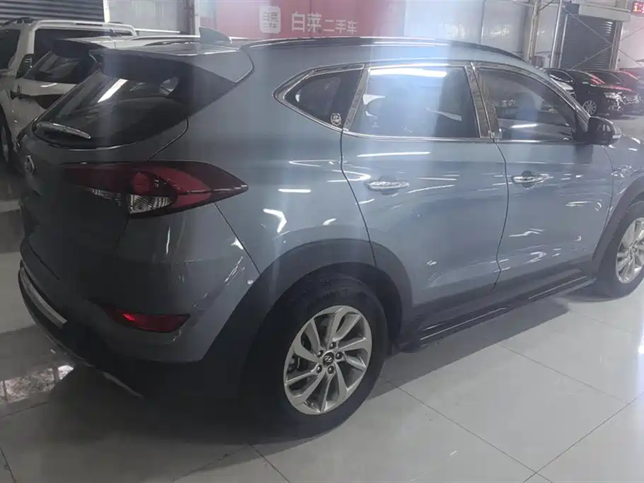 Hyundai Tucson