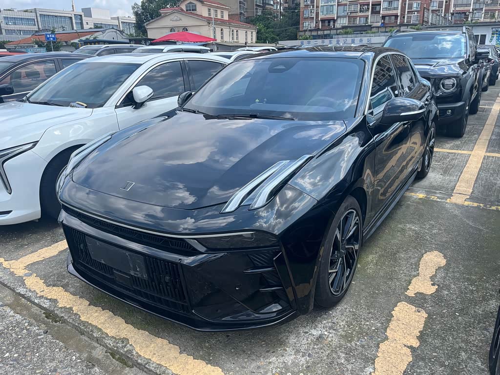 Lynk & Co 03