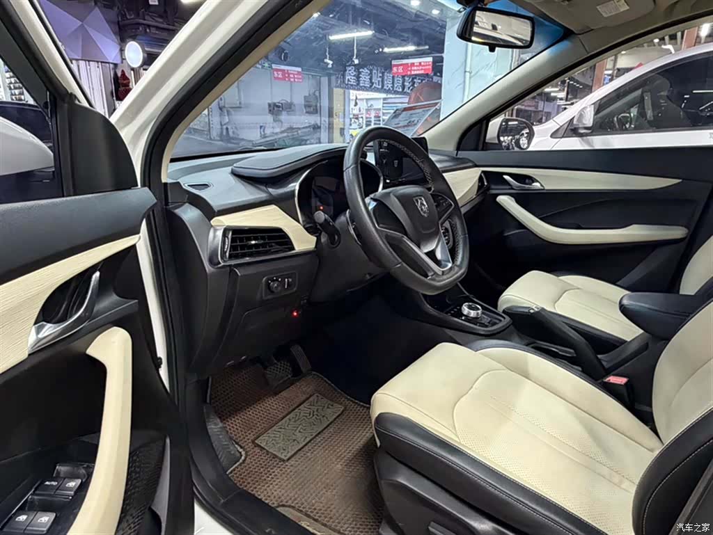 Wuling 360, 2018 13