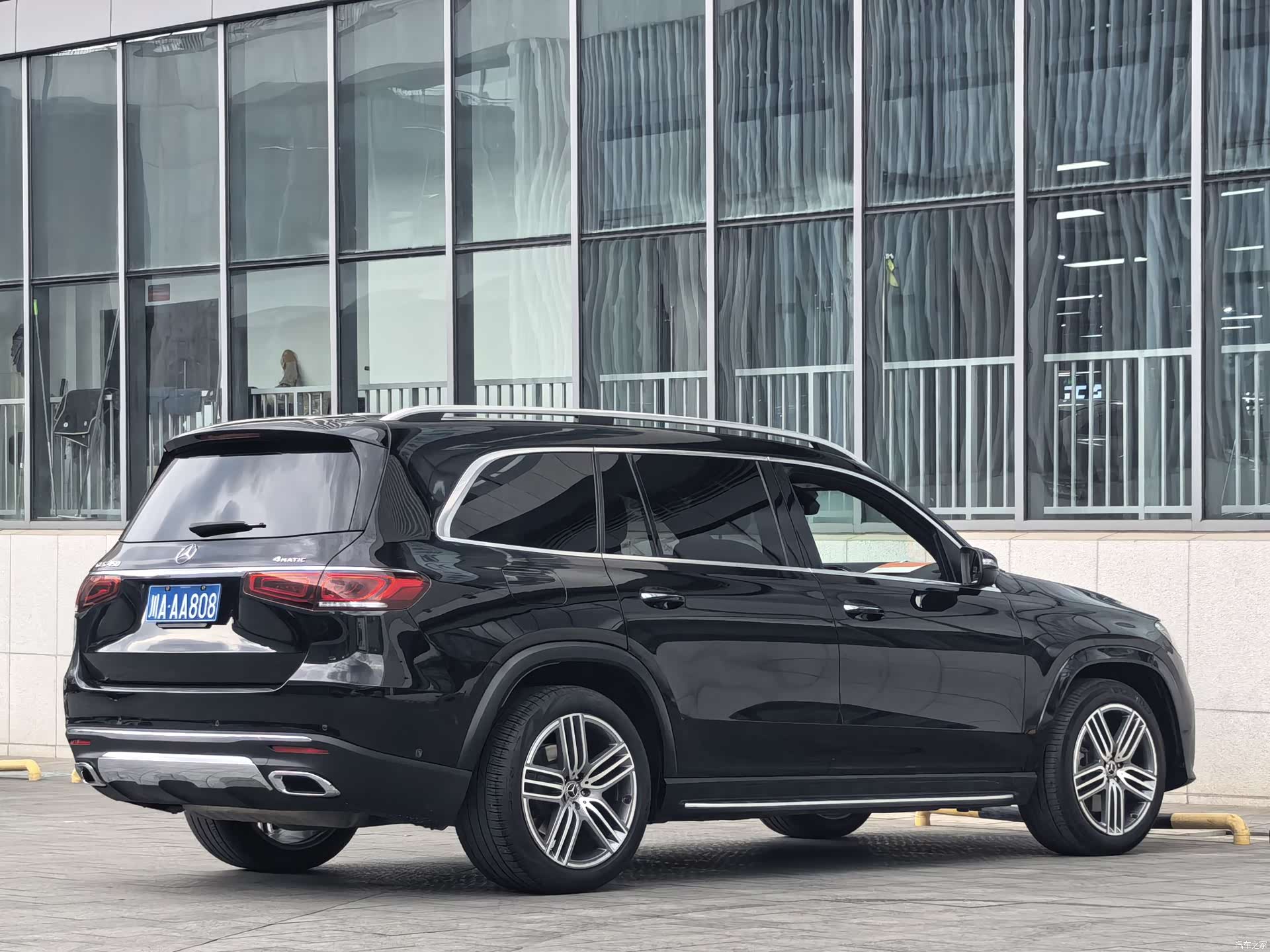 Mercedes-Benz GLS, 2025 4