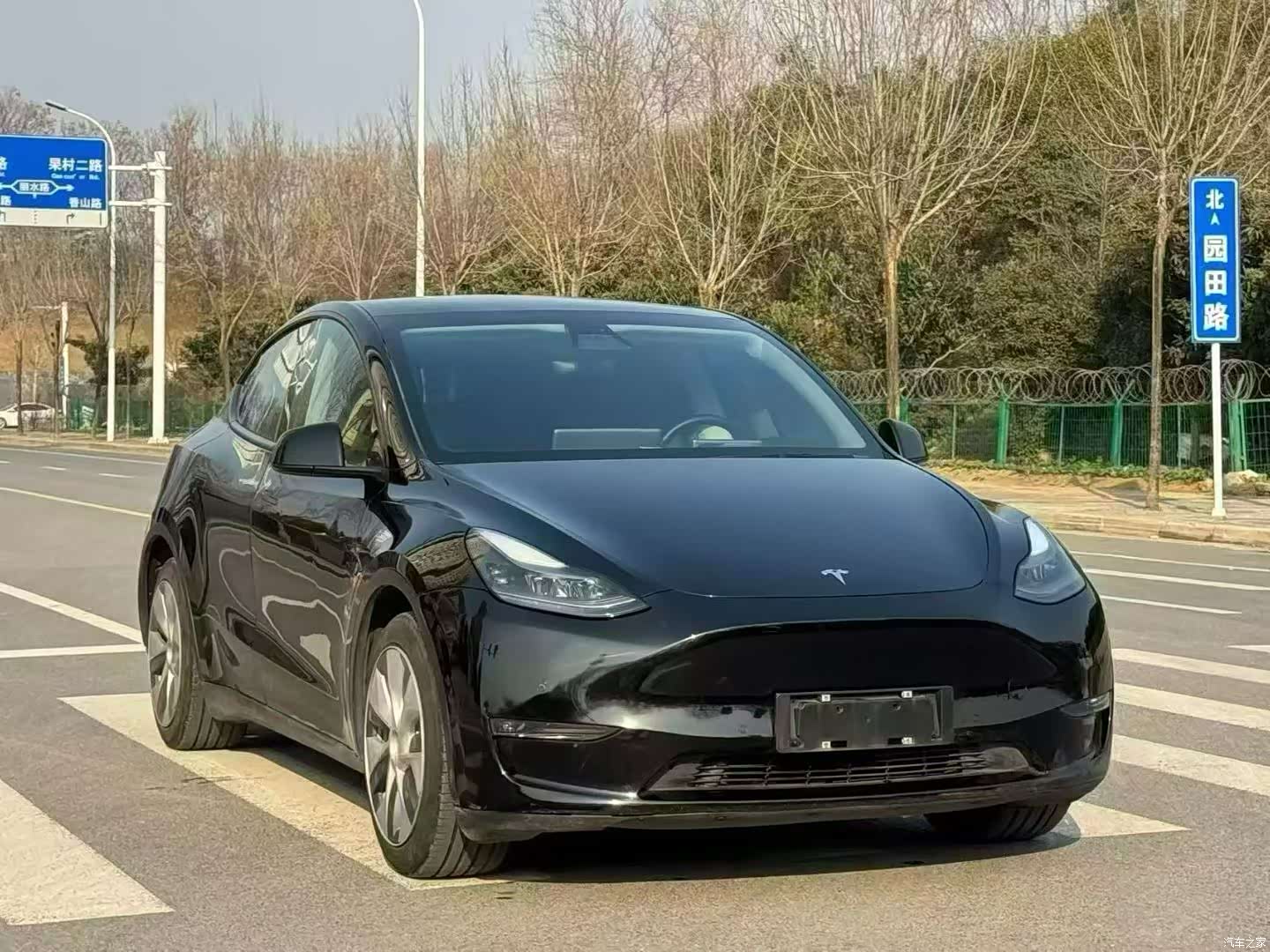 Tesla Model Y, 2021 3