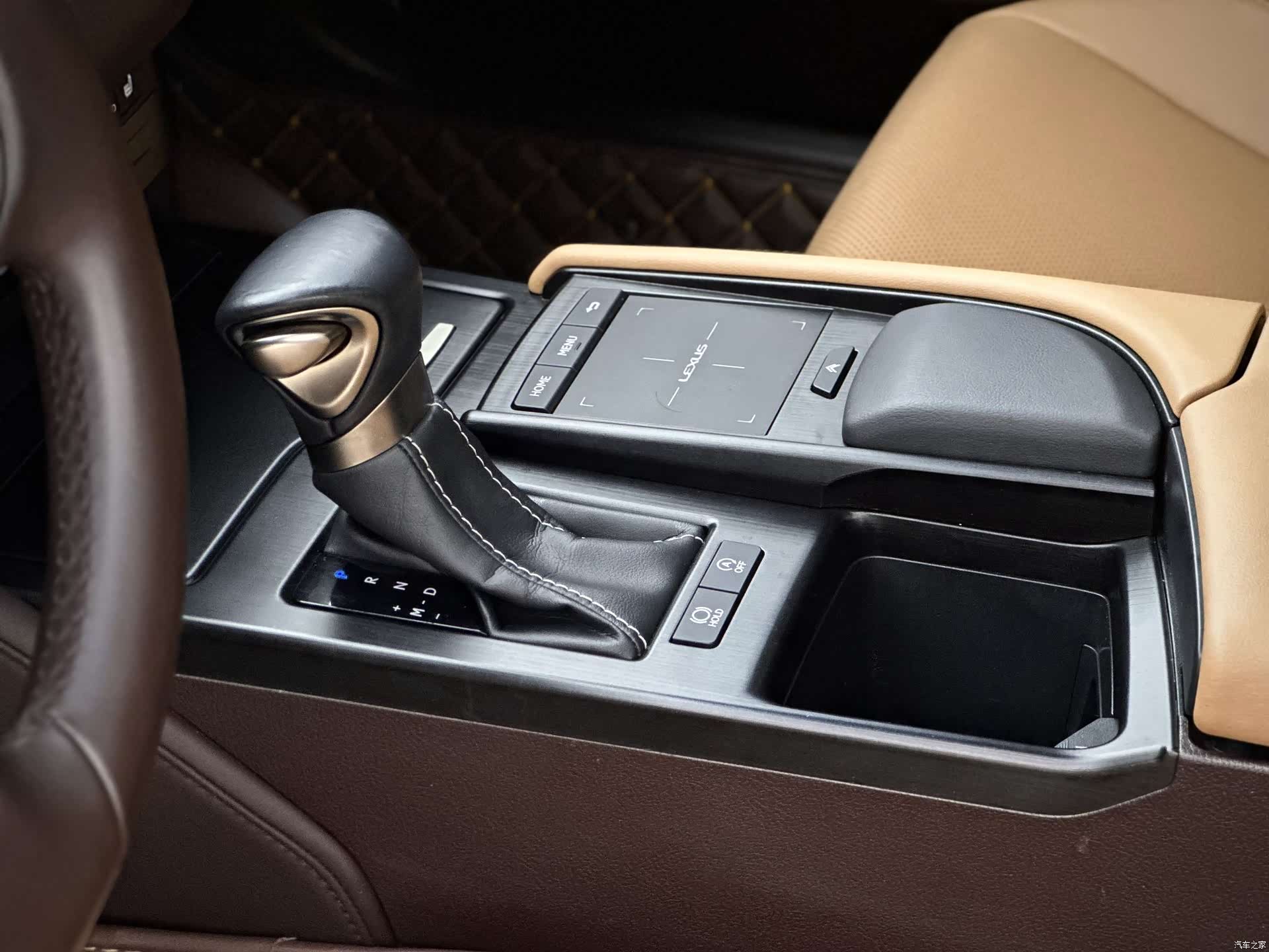 Lexus ES, 2020 10