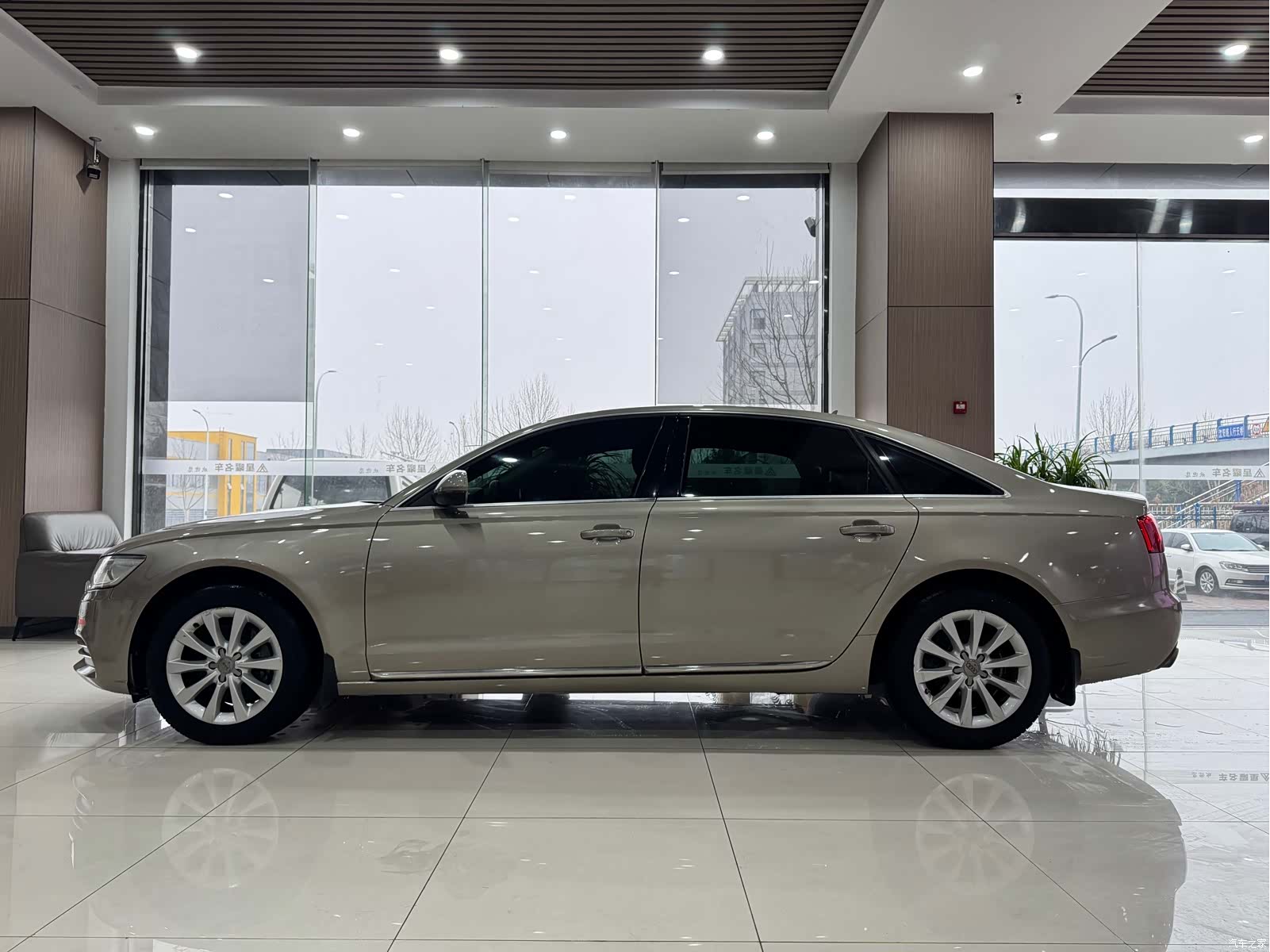 Audi A6L, 2013 9