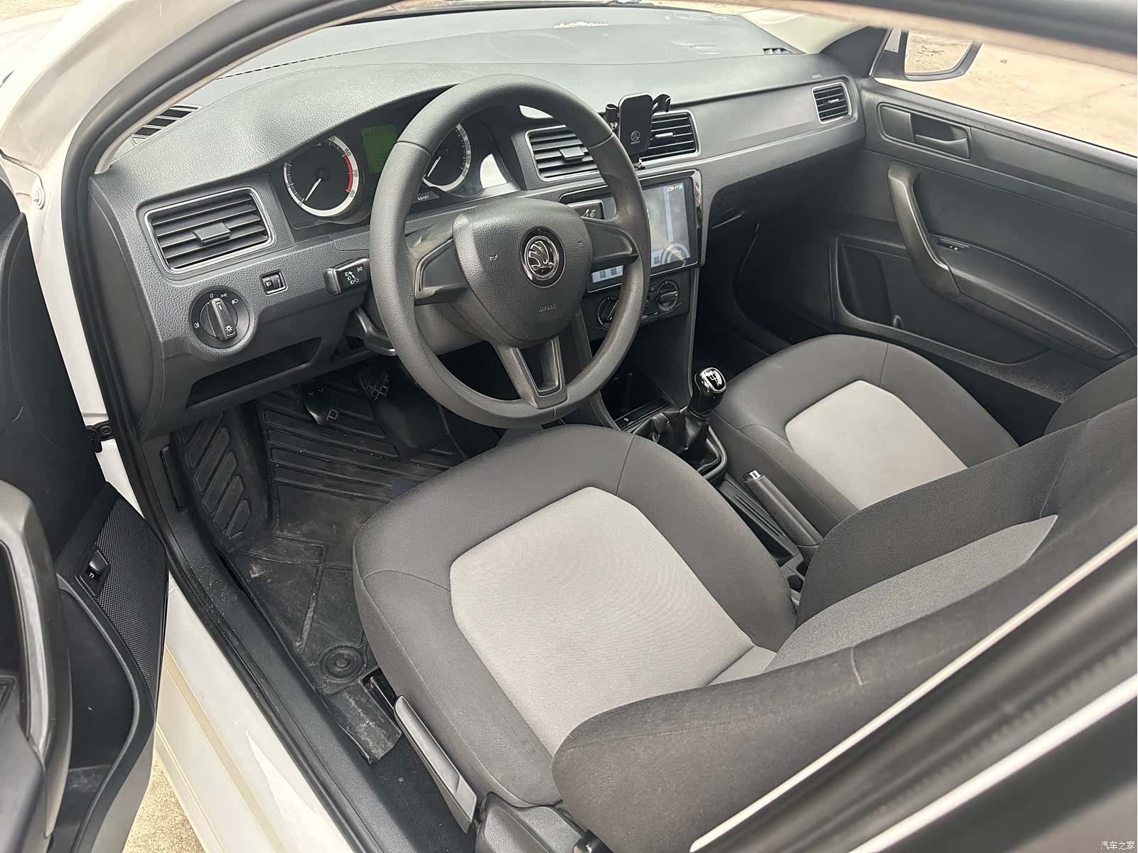 Skoda Rapid, 2019 7