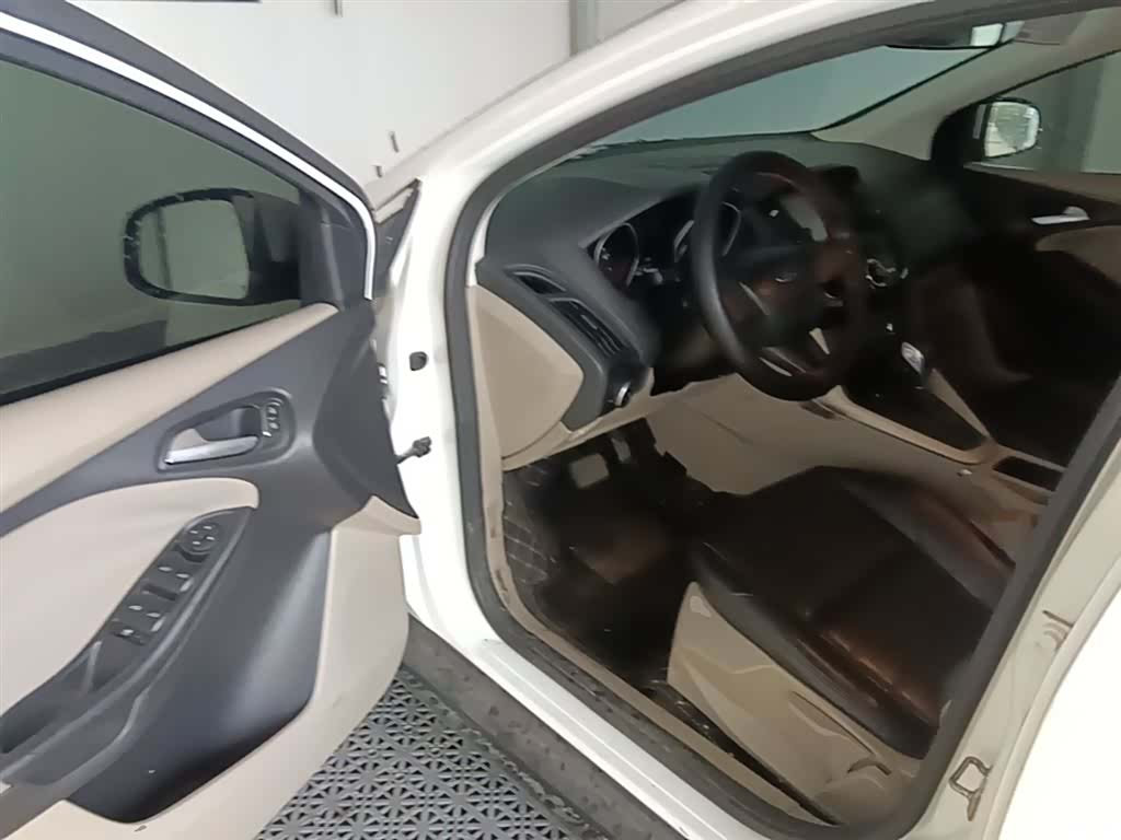 Ford Focus, 2016 16