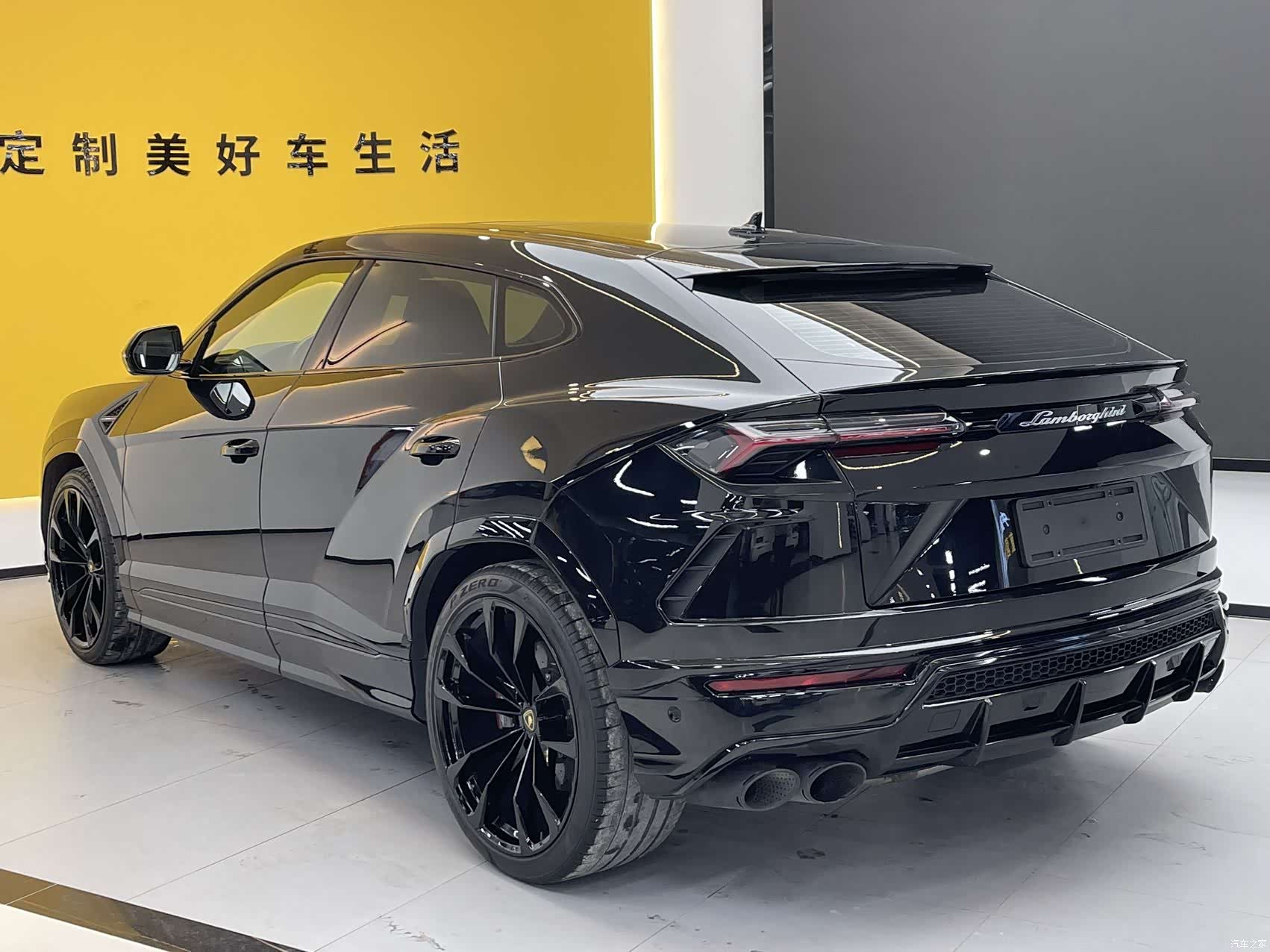 Lamborghini Urus, 2023 7