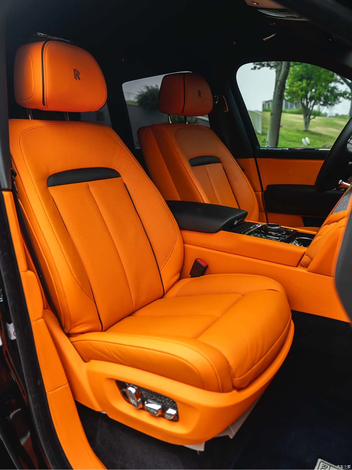 Rolls-Royce Cullinan, 2022 6