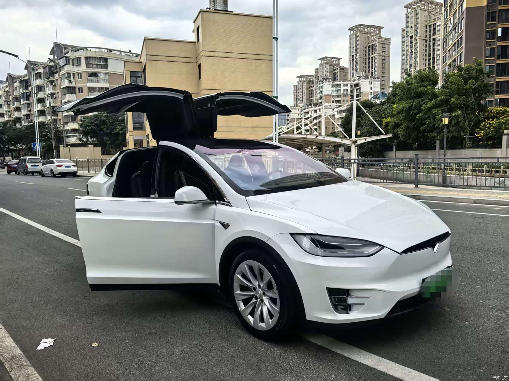Tesla Model X, 2020 17