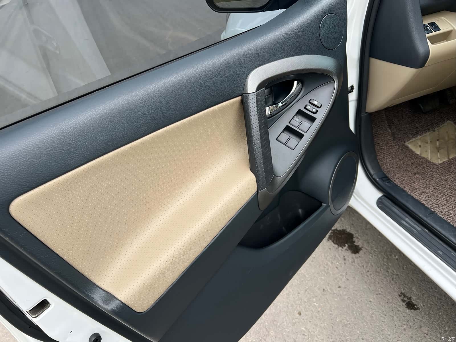 Toyota RAV4, 2013 9