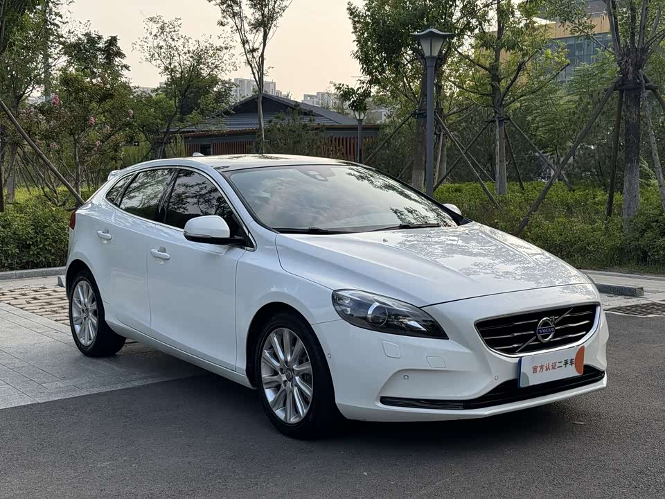 Volvo V40