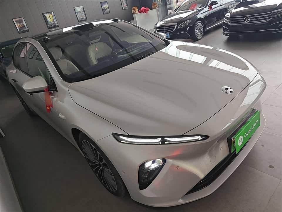 NIO ET7