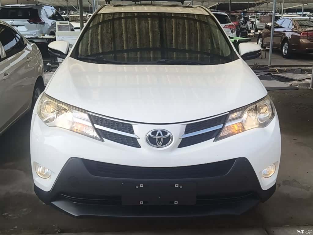 Toyota RAV4, 2015 3