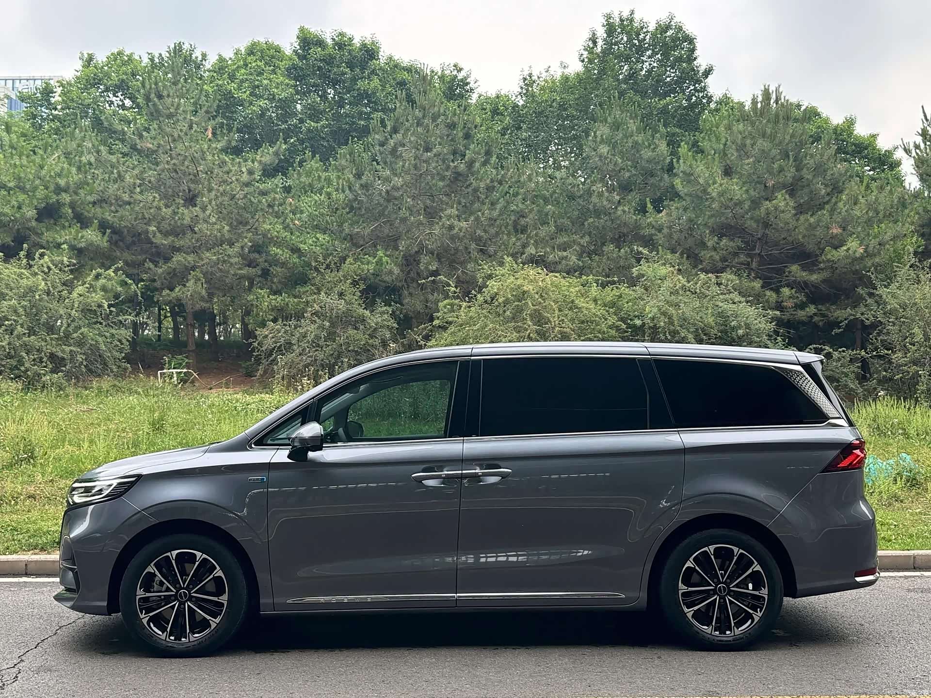 Roewe iMAX8, 2022 2