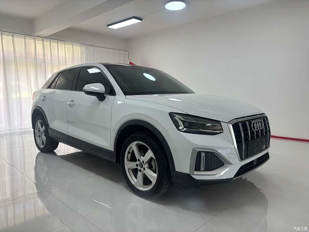 Audi Q2L, 2022 3