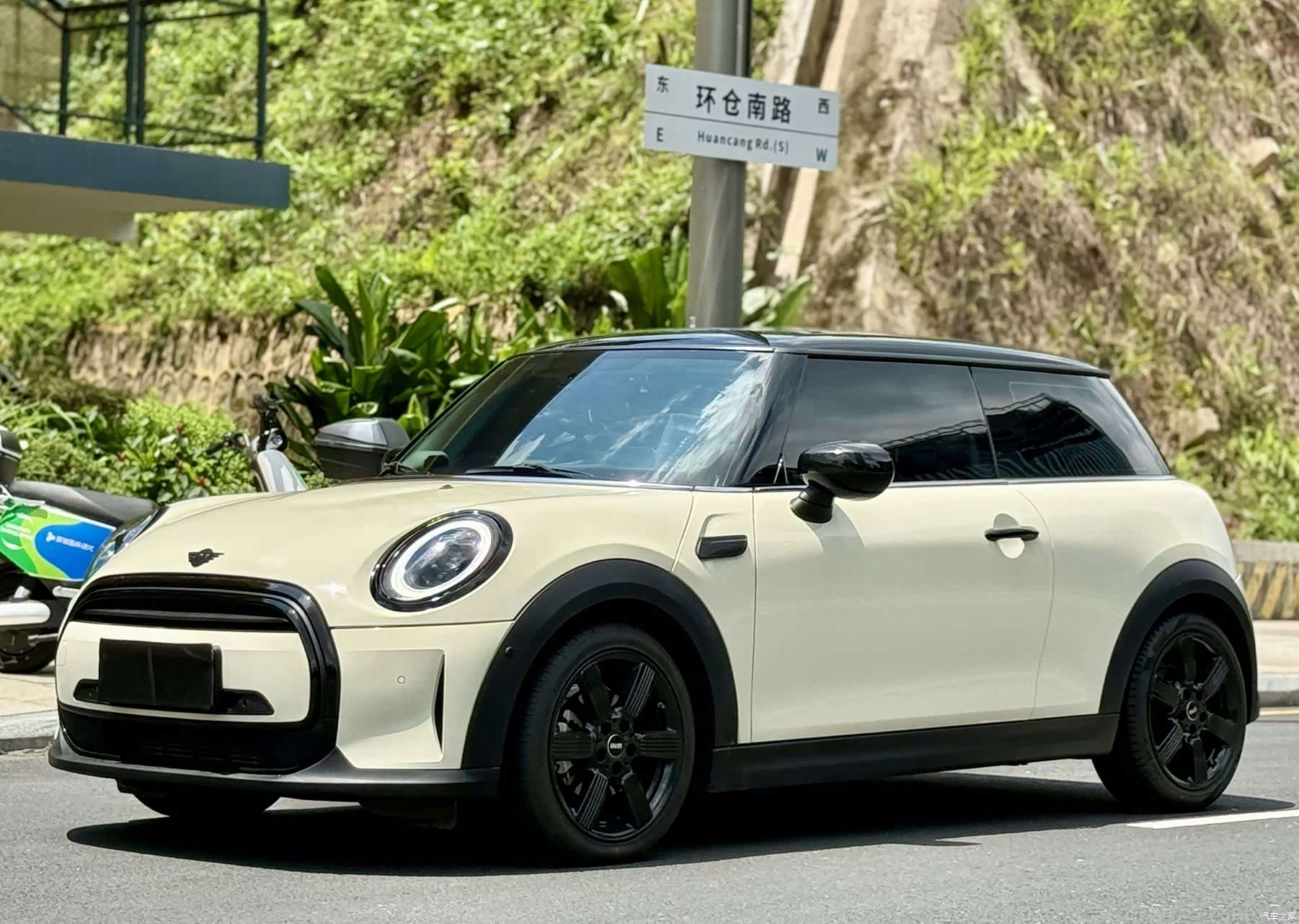 Mini Cooper, 2023 1