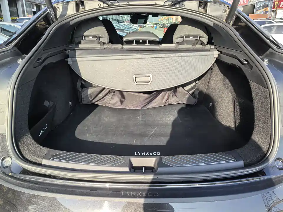 Lynk & Co 05