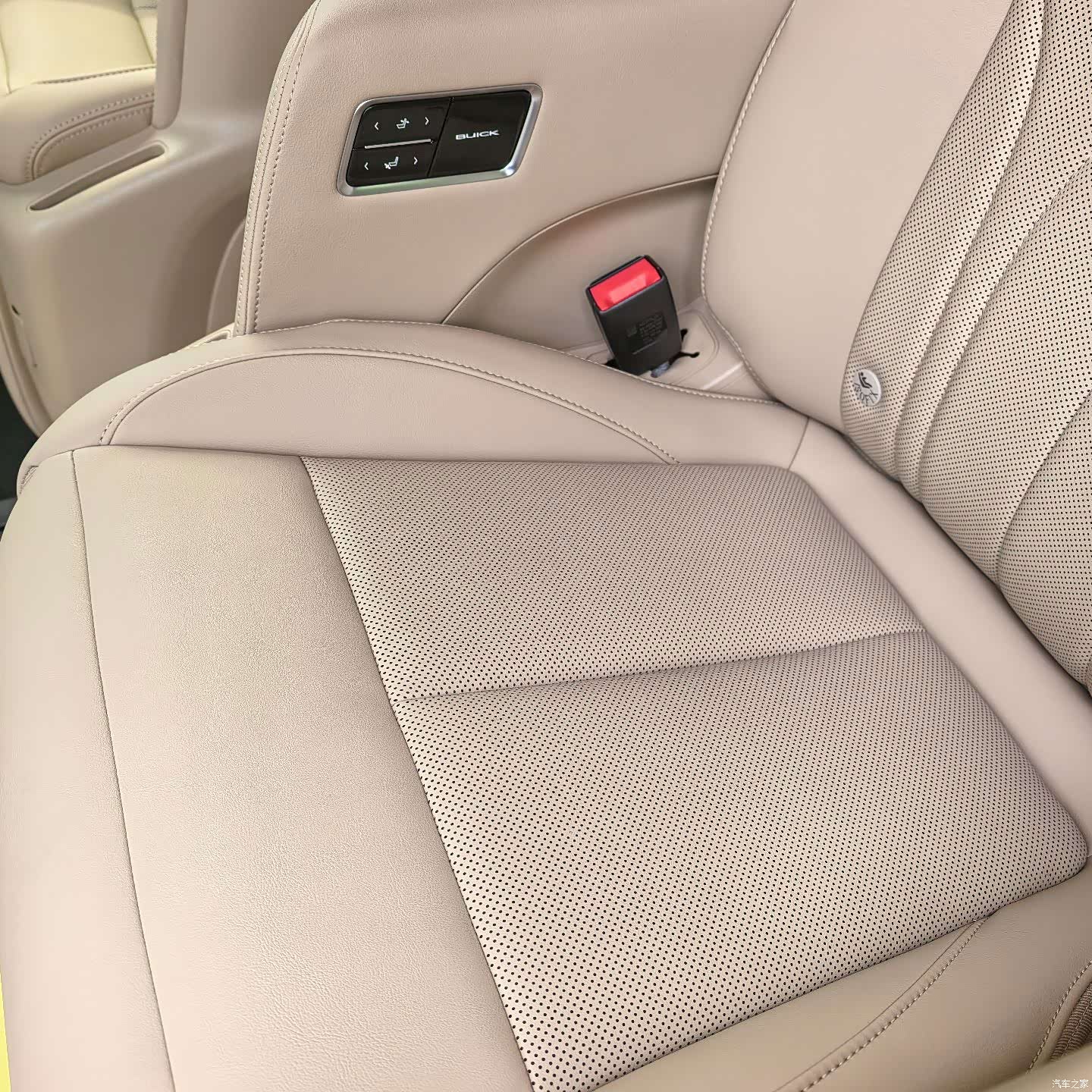 Buick GL8, 2025 10