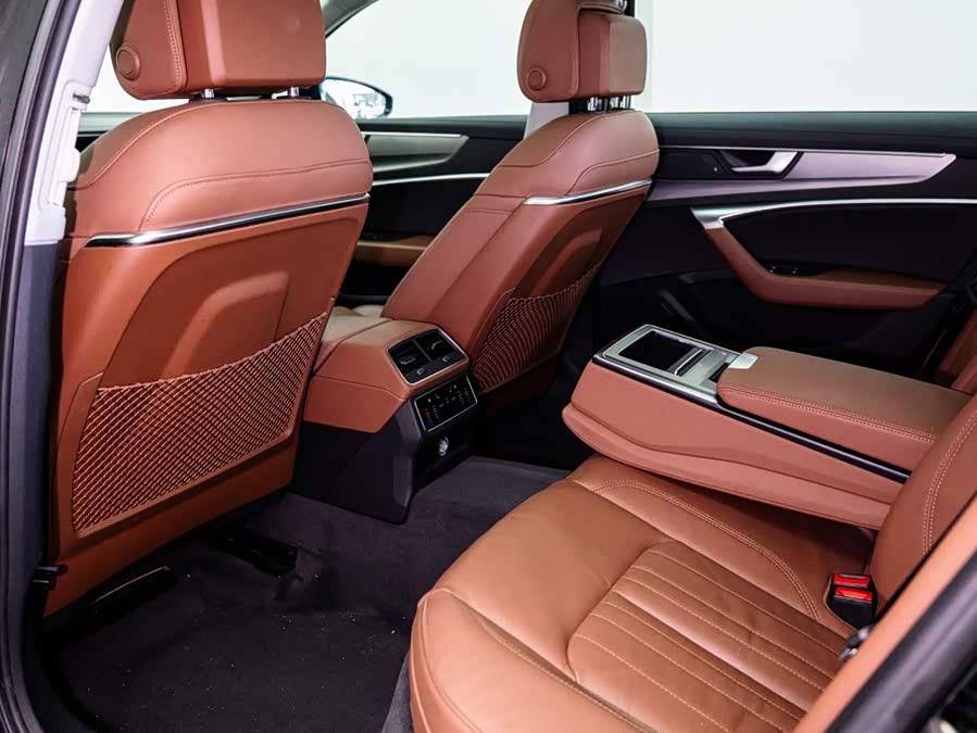 Audi A6L 2019, фото 15