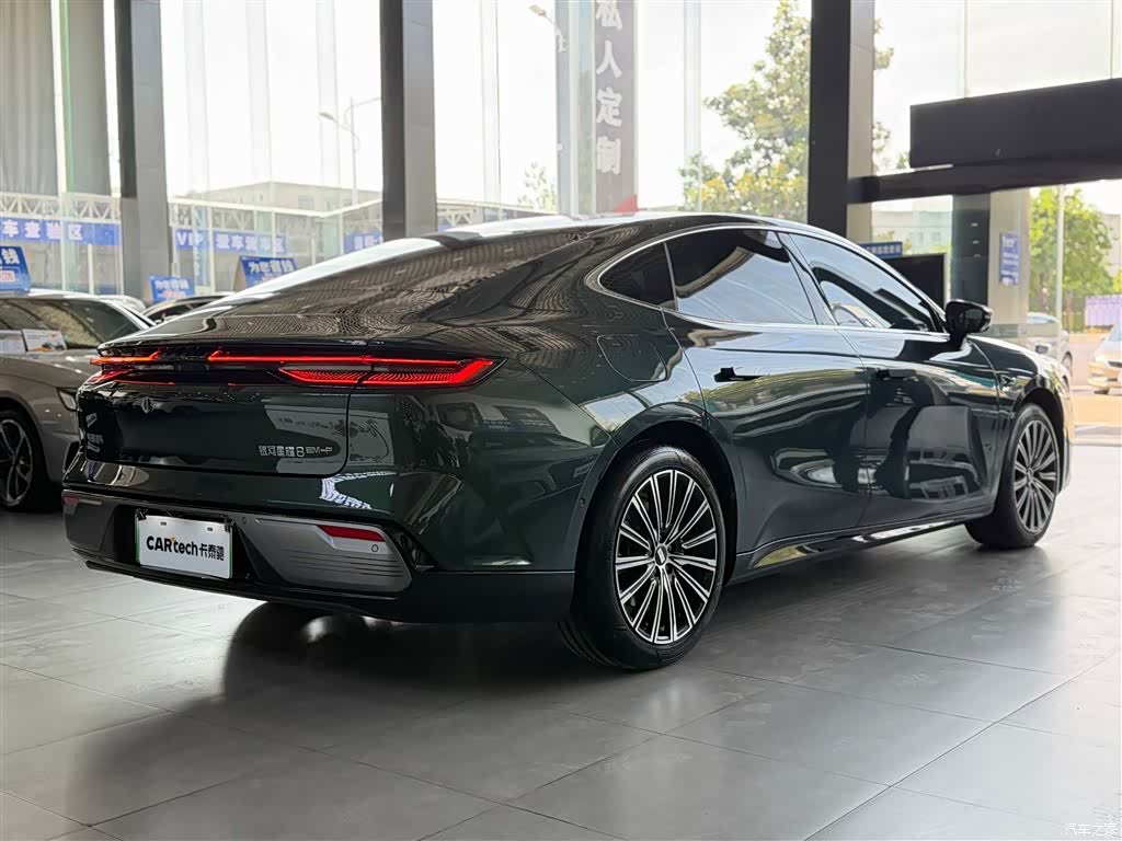 Geely 8, 2025 4