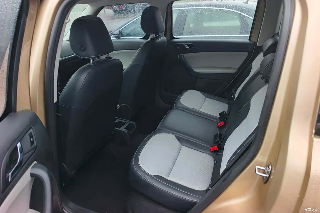 Skoda Yeti, 2015 11