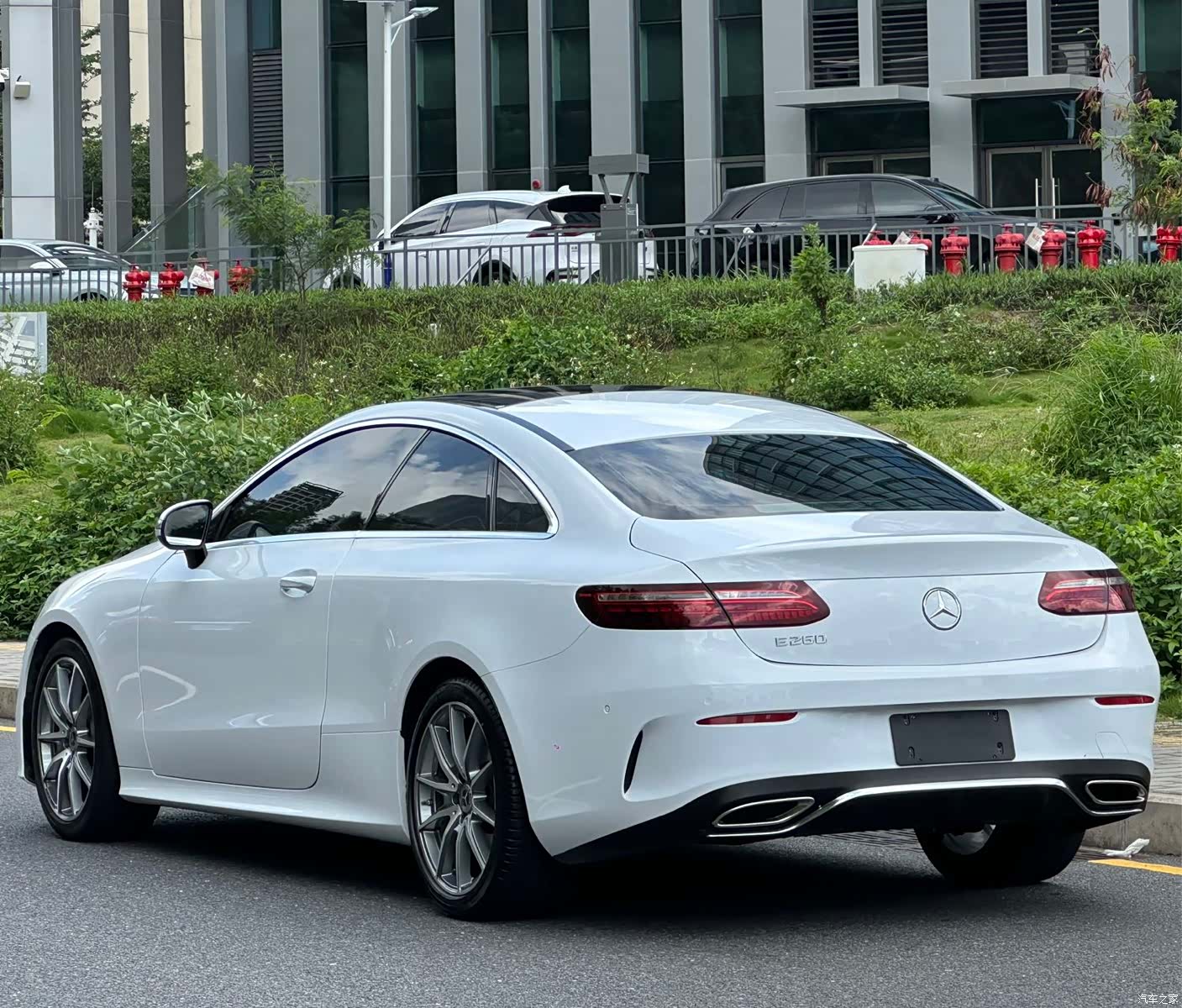 Mercedes-Benz E-Class, 2022 13