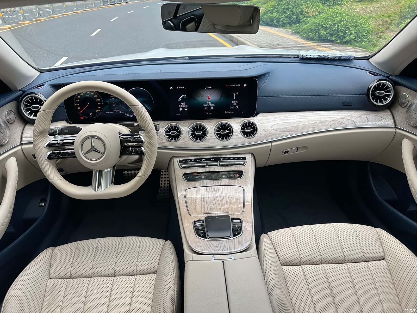Mercedes-Benz E-Class, 2022 10