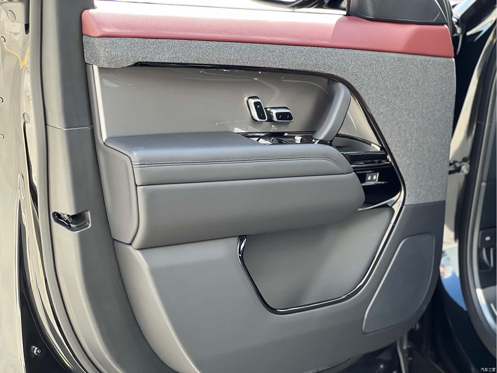 Land Rover Range Rover, 2026 12