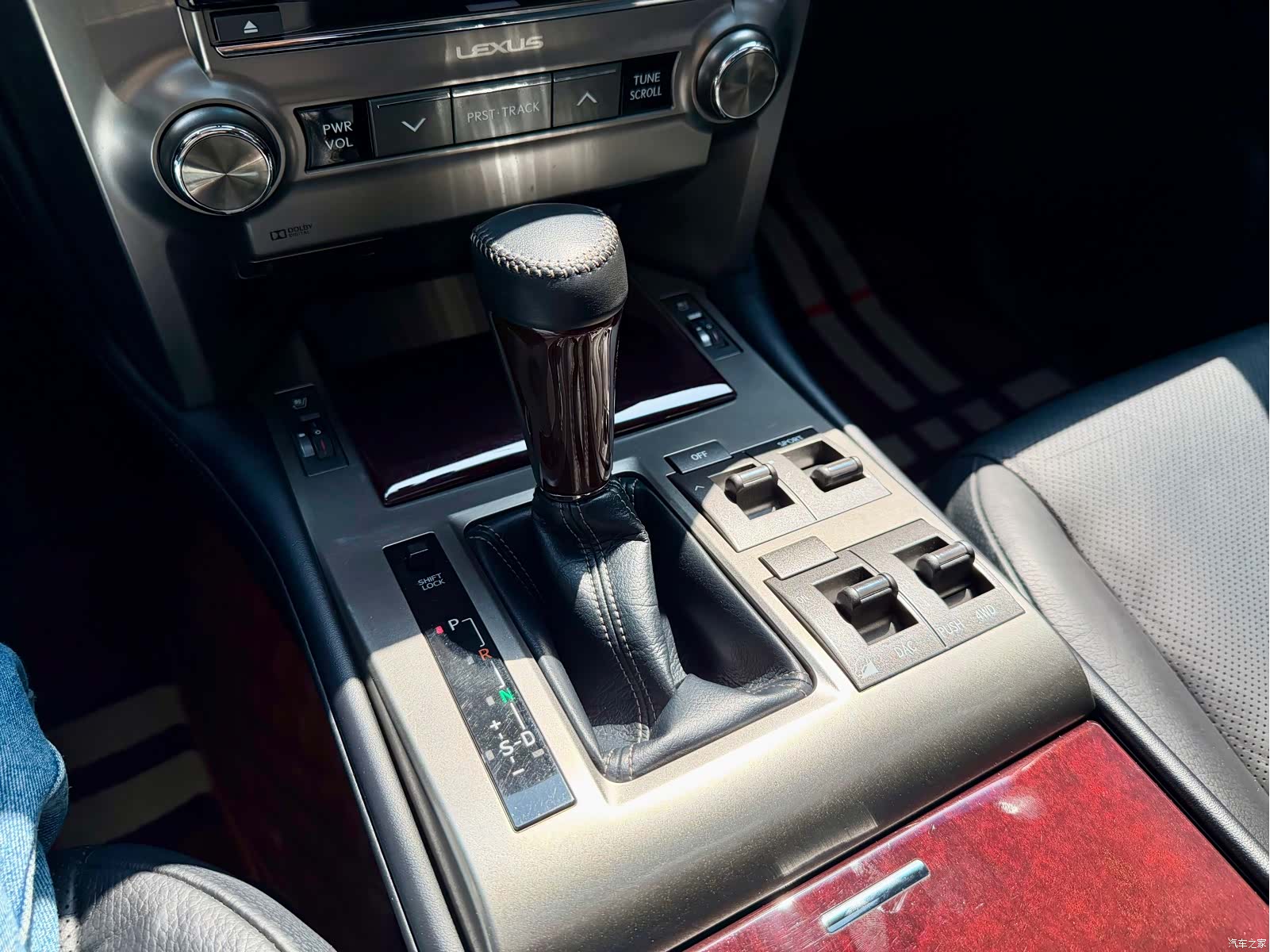 Lexus GX, 2019 18