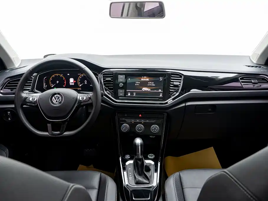 Volkswagen T-ROC exploring Songs