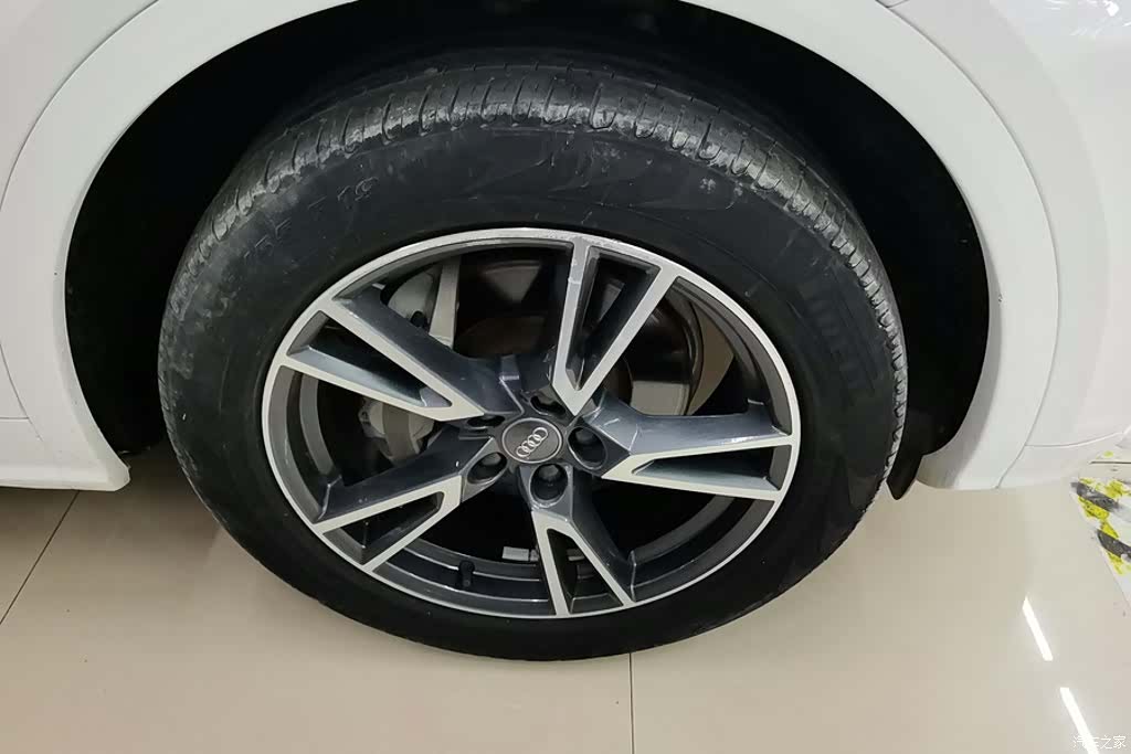 Audi Q5L, 2018 6