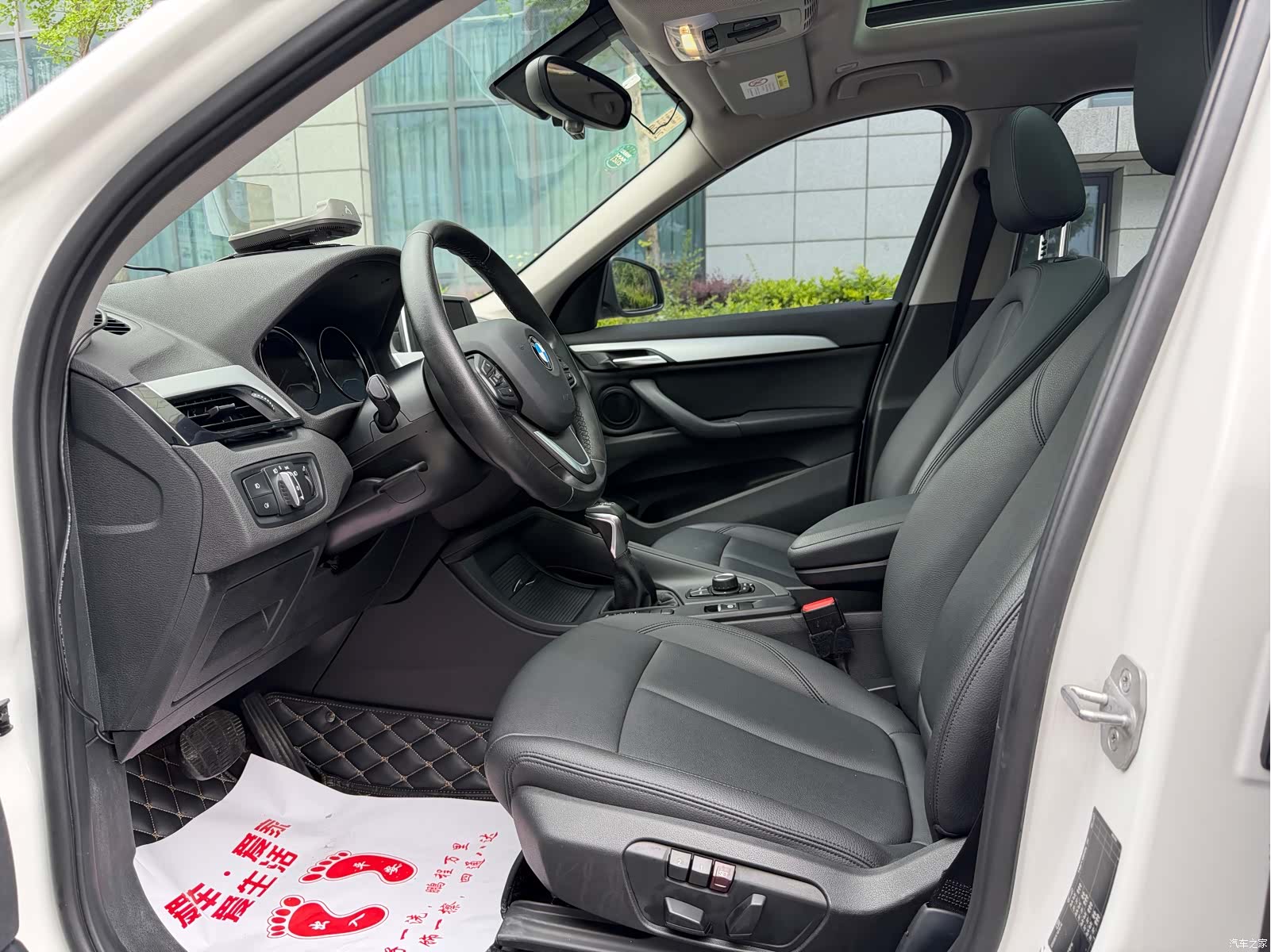 BMW X1, 2018 все фото