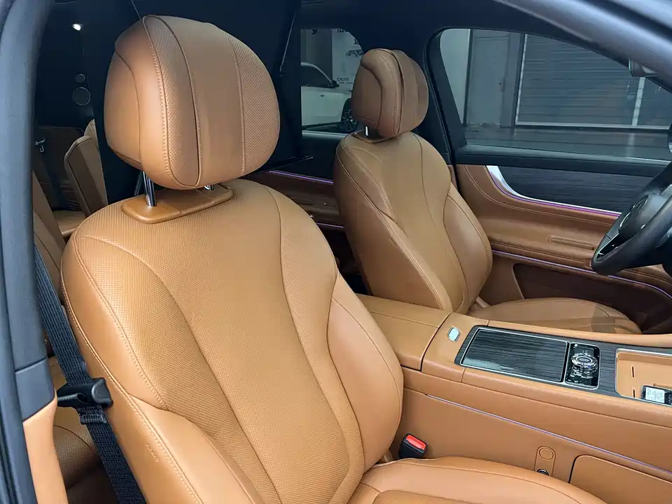 AITO Ask the world M9