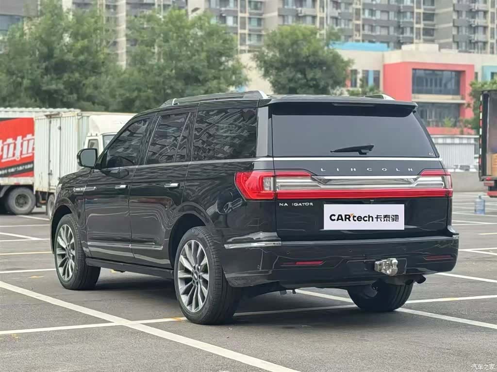 Lincoln Navigator, 2021 3