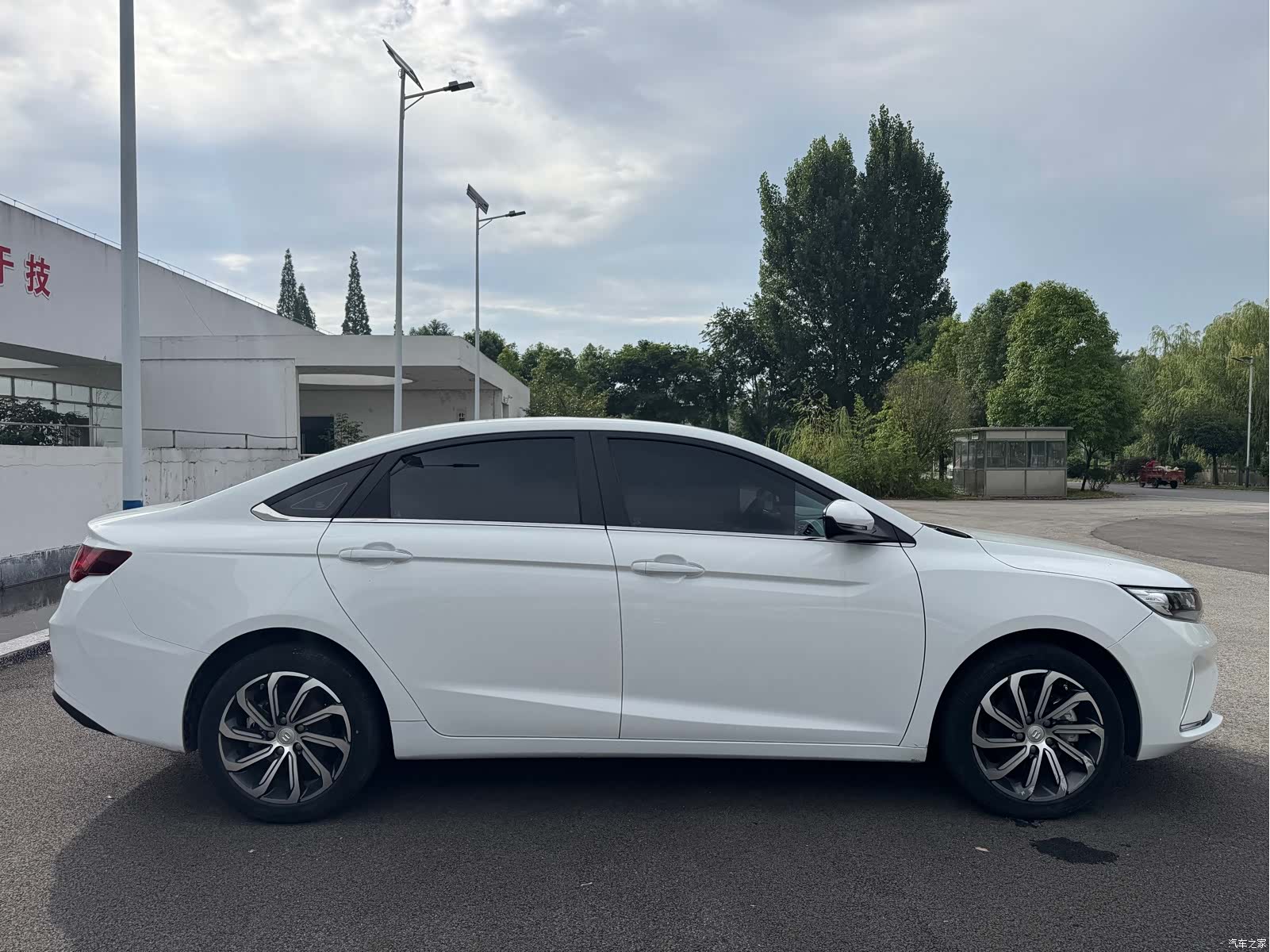 Geely Emgrand, 2021 8