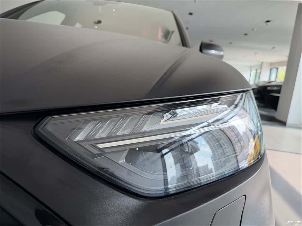 Audi Q5, 2022 11