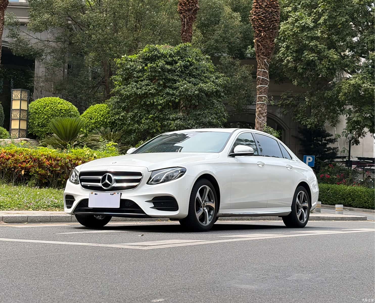 Mercedes-Benz E-Class, 2017 1