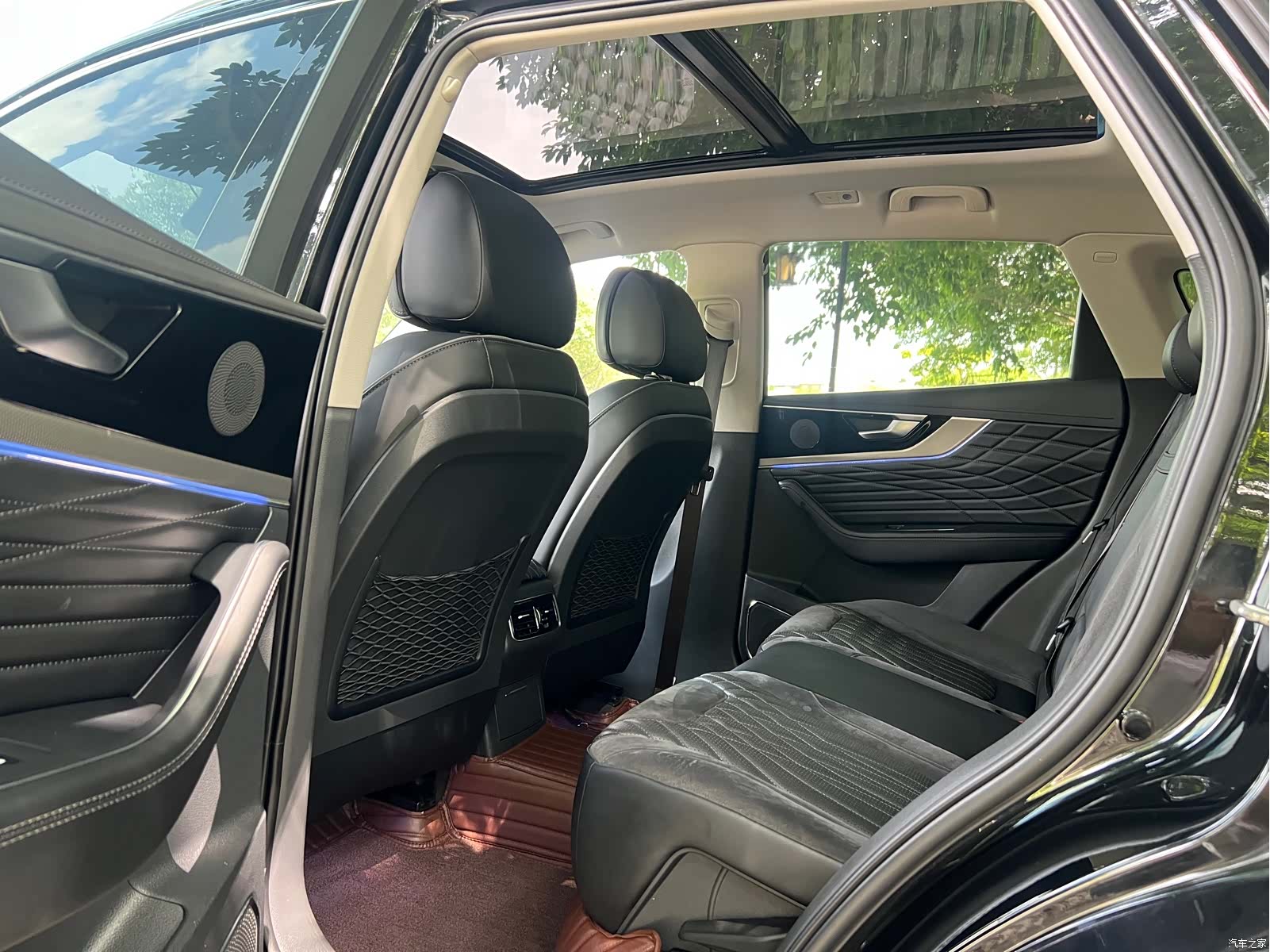 Hongqi HS5, 2022 6
